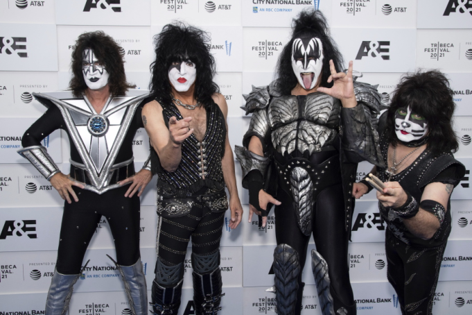 Kiss